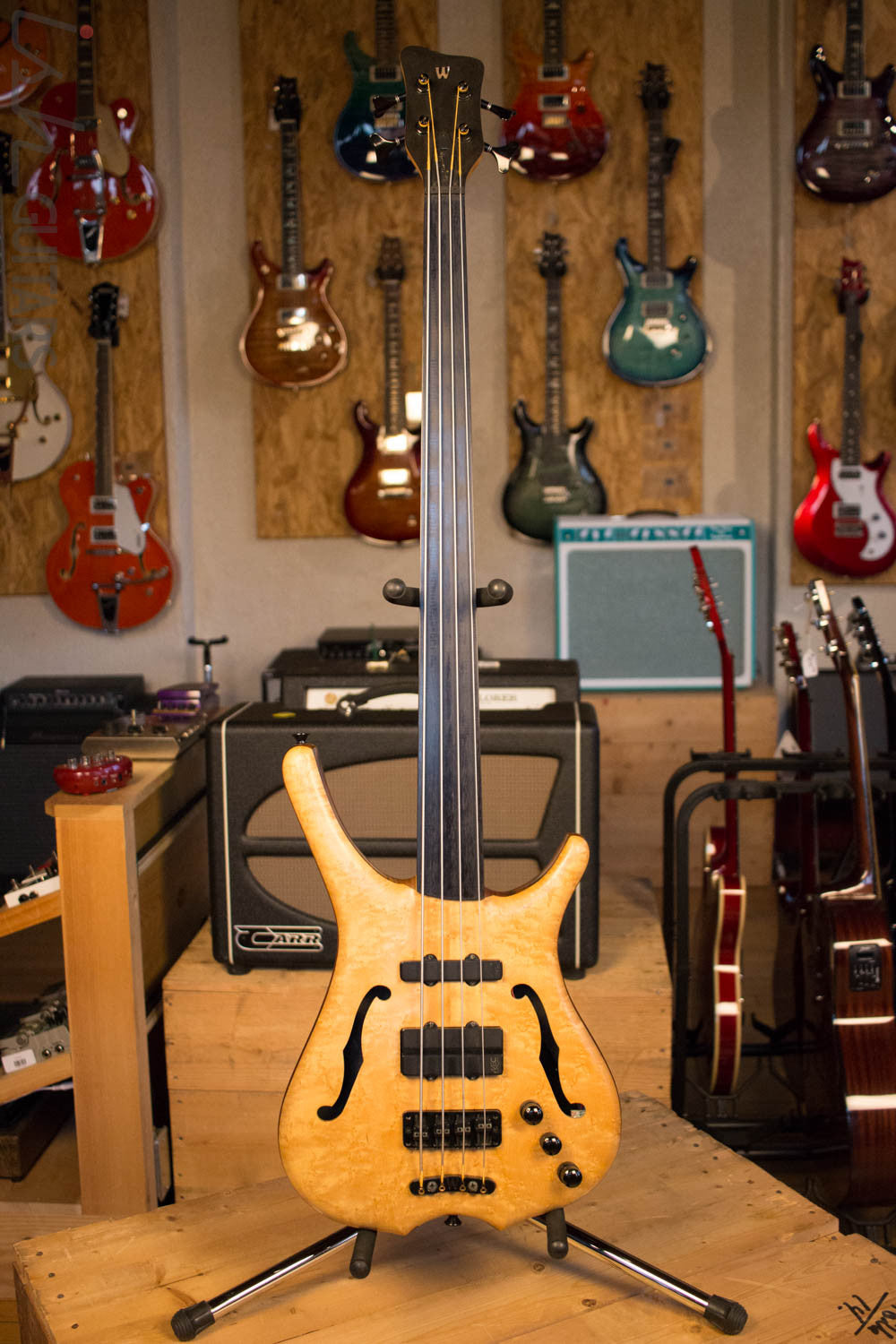 Warwick Infinity Fretless