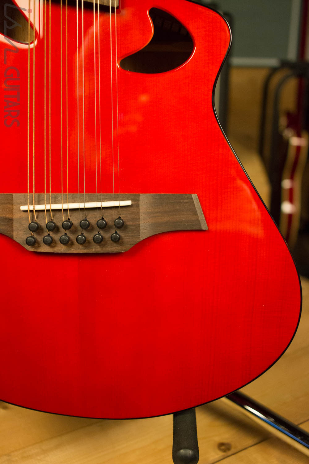 Veillette Avante Gryphon 12 String Acoustic Guitar AG12VM Red