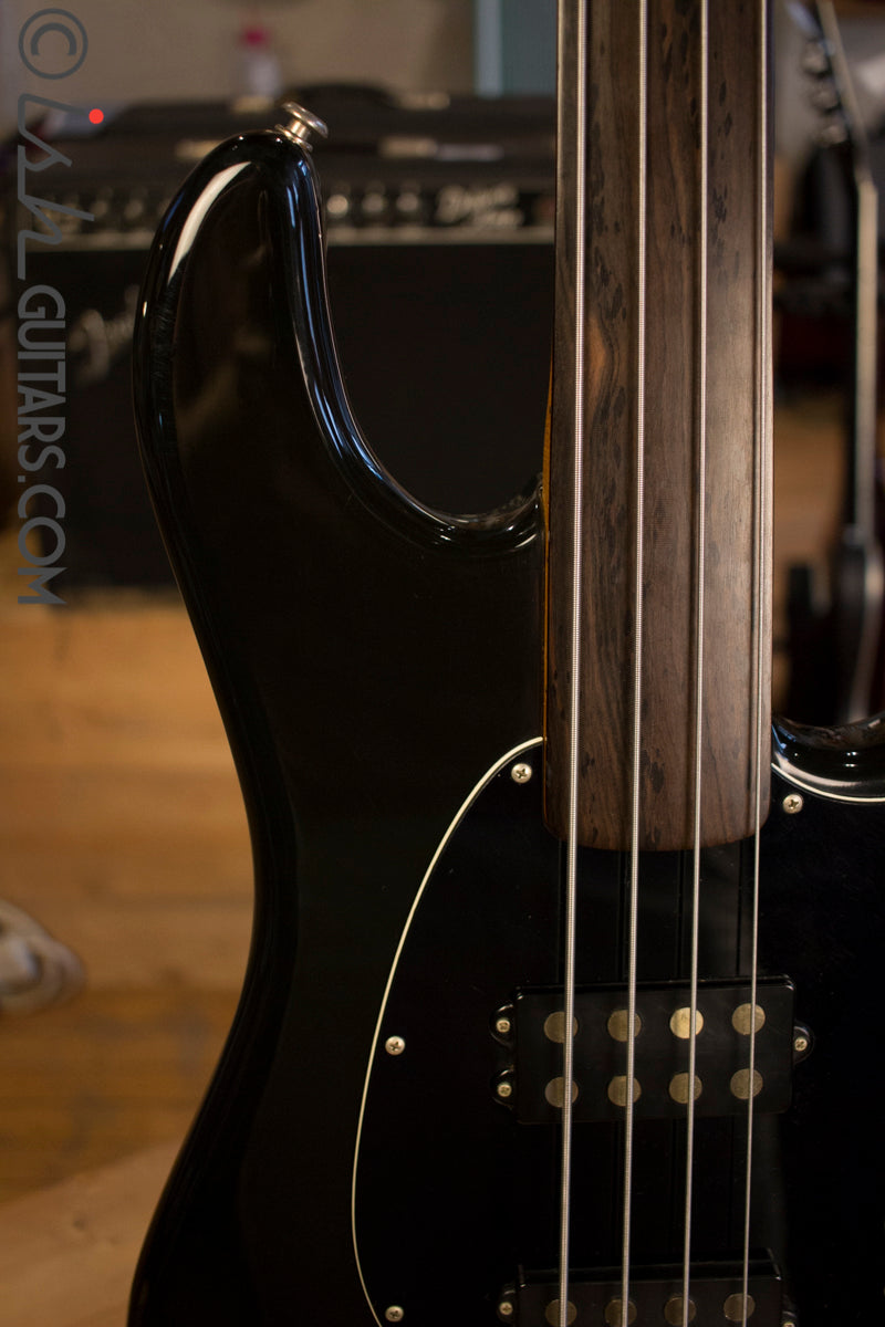 1978 Musicman Sabre Fretless HH Black with Case 