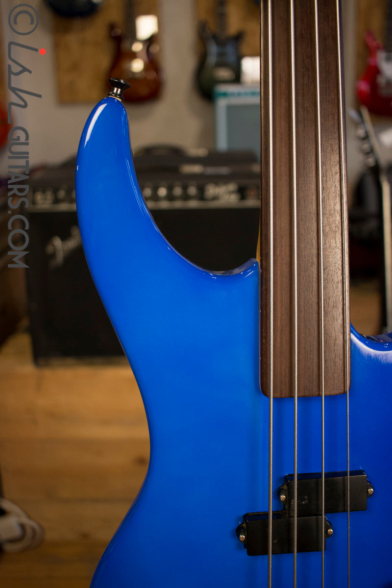 USA Guild Pilot Fretless Rare Blue w/ Case