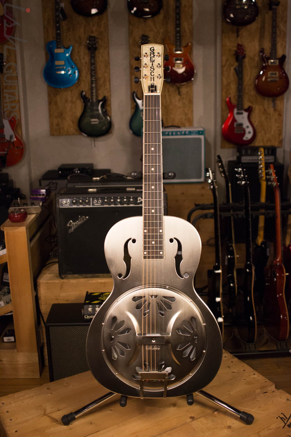 Gretsch Guitars G9221 Bobtail Steel Round-Neck Acoustic-Electric Guitar