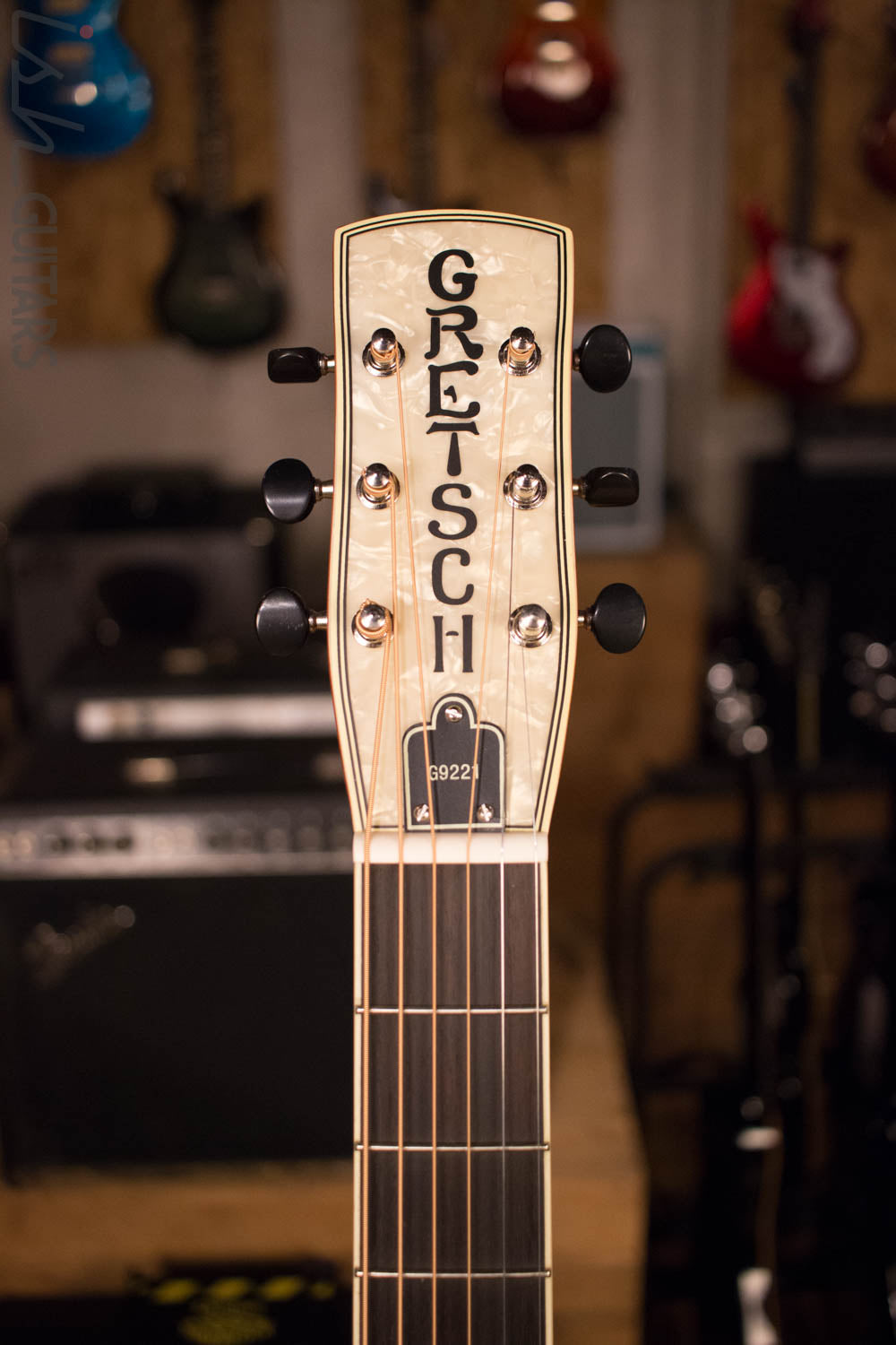 Gretsch Guitars G9221 Bobtail Steel Round-Neck Acoustic-Electric Guitar