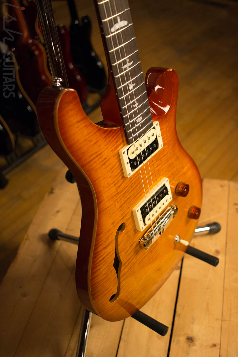 Paul Reed Smith PRS SE Custom 22 Semi-Hollow Vintage Sunburst