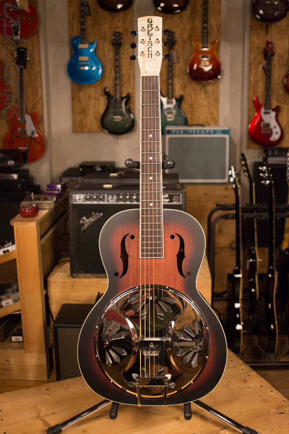 Gretsch Root Series G9220 Bobtail Round Neck Acoustic/Electric Resonator Guitar