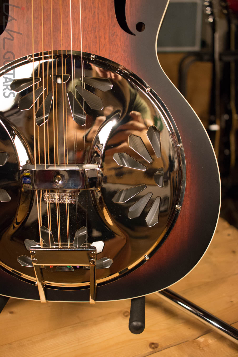Gretsch Root Series G9220 Bobtail Round Neck Acoustic/Electric Resonator Guitar