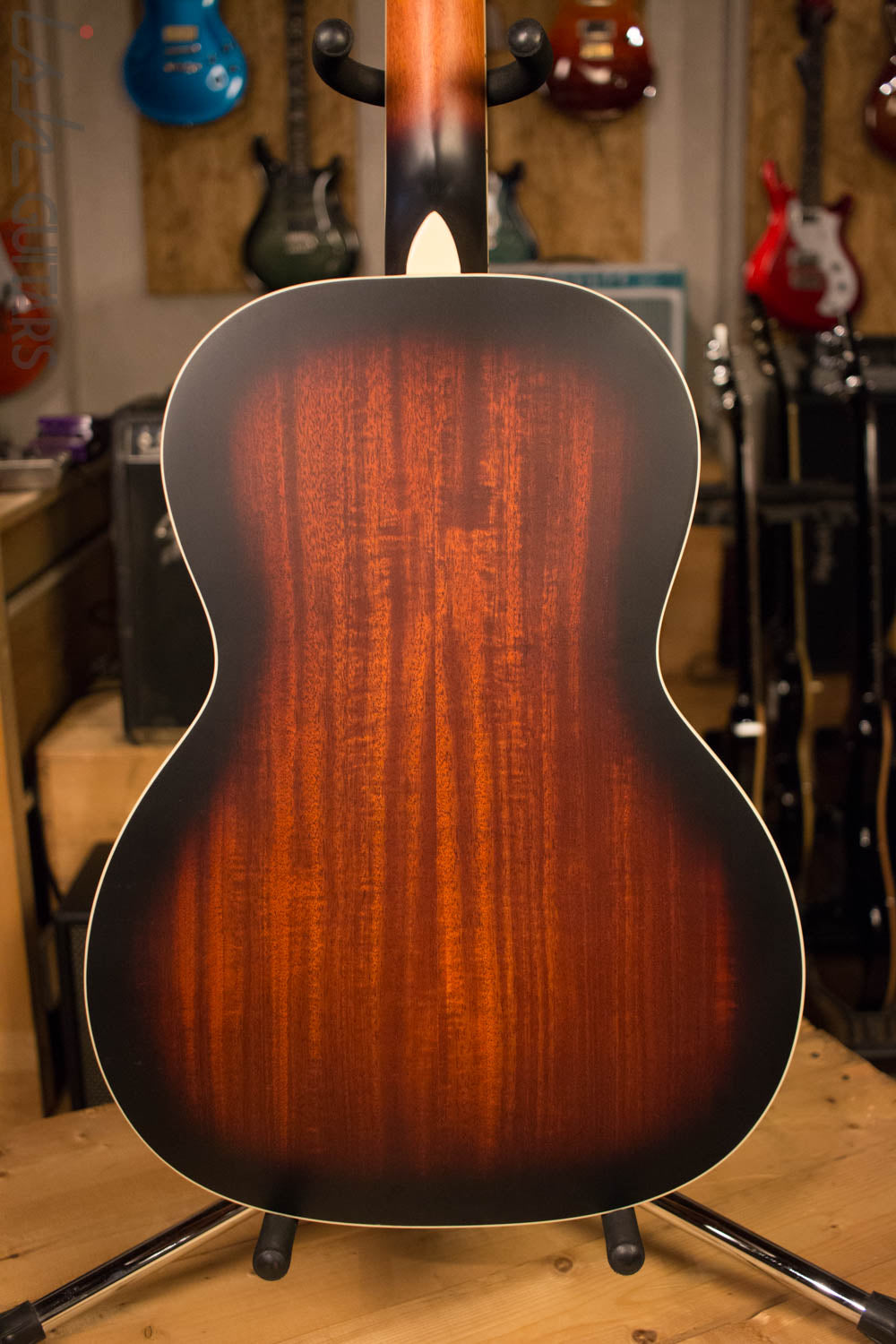 Gretsch Root Series G9220 Bobtail Round Neck Acoustic/Electric Resonator Guitar