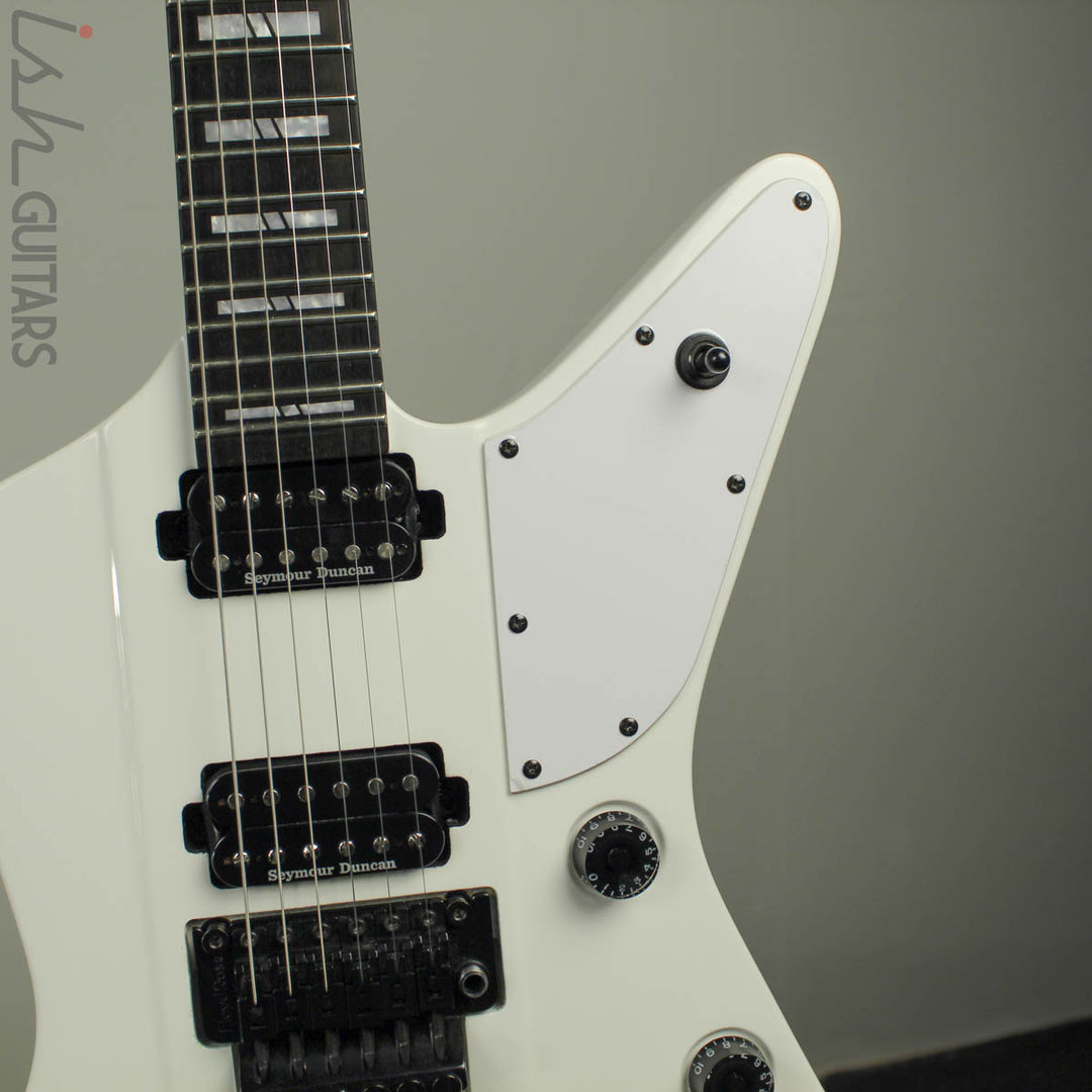 2016 Washburn Parallaxe Priestess Z20FR Marzi Montazeri Signature Electric Guitar Gloss White