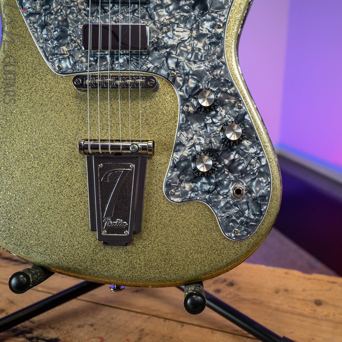 Italia Modena Gold Sparkle B-Stock – Ish Guitars