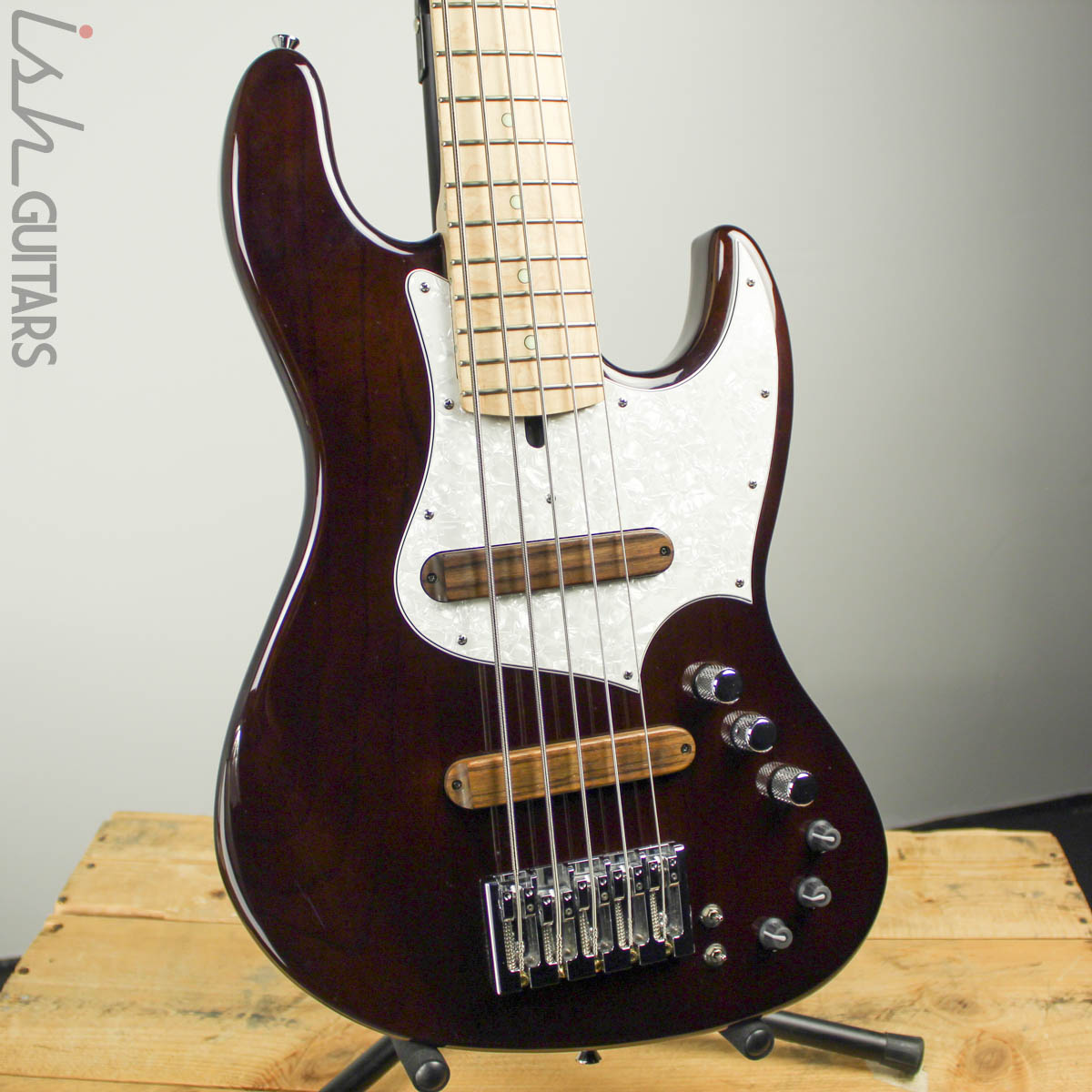 Xotic XJ-1T 5 String Black Cherry – Ish Guitars