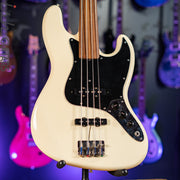 1990-1991 Fender MIJ Fretless Jazz Bass Olympic White