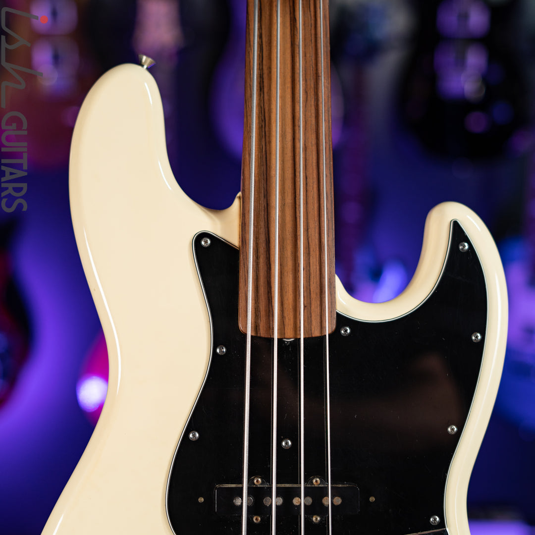 1990-1991 Fender MIJ Fretless Jazz Bass Olympic White