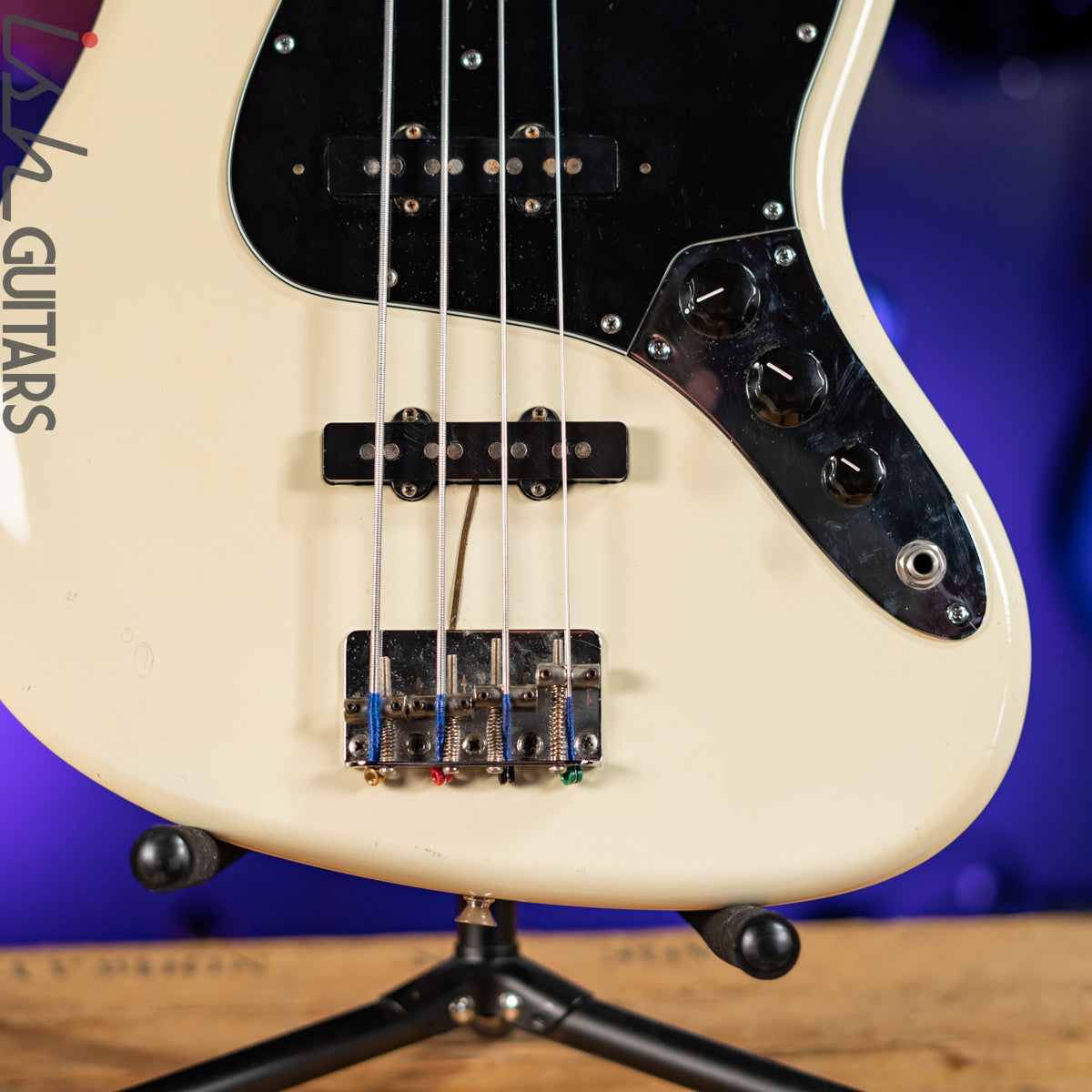 1990-1991 Fender MIJ Fretless Jazz Bass Olympic White – Ish Guitars