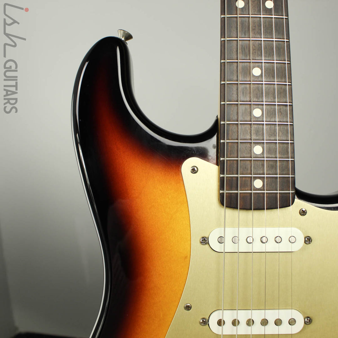 2000 Fender MIM Stratocaster Sunburst w/ Gold Anodized Pickguard