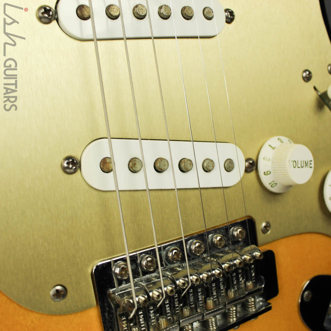 2000 Fender MIM Stratocaster Sunburst w/ Gold Anodized Pickguard