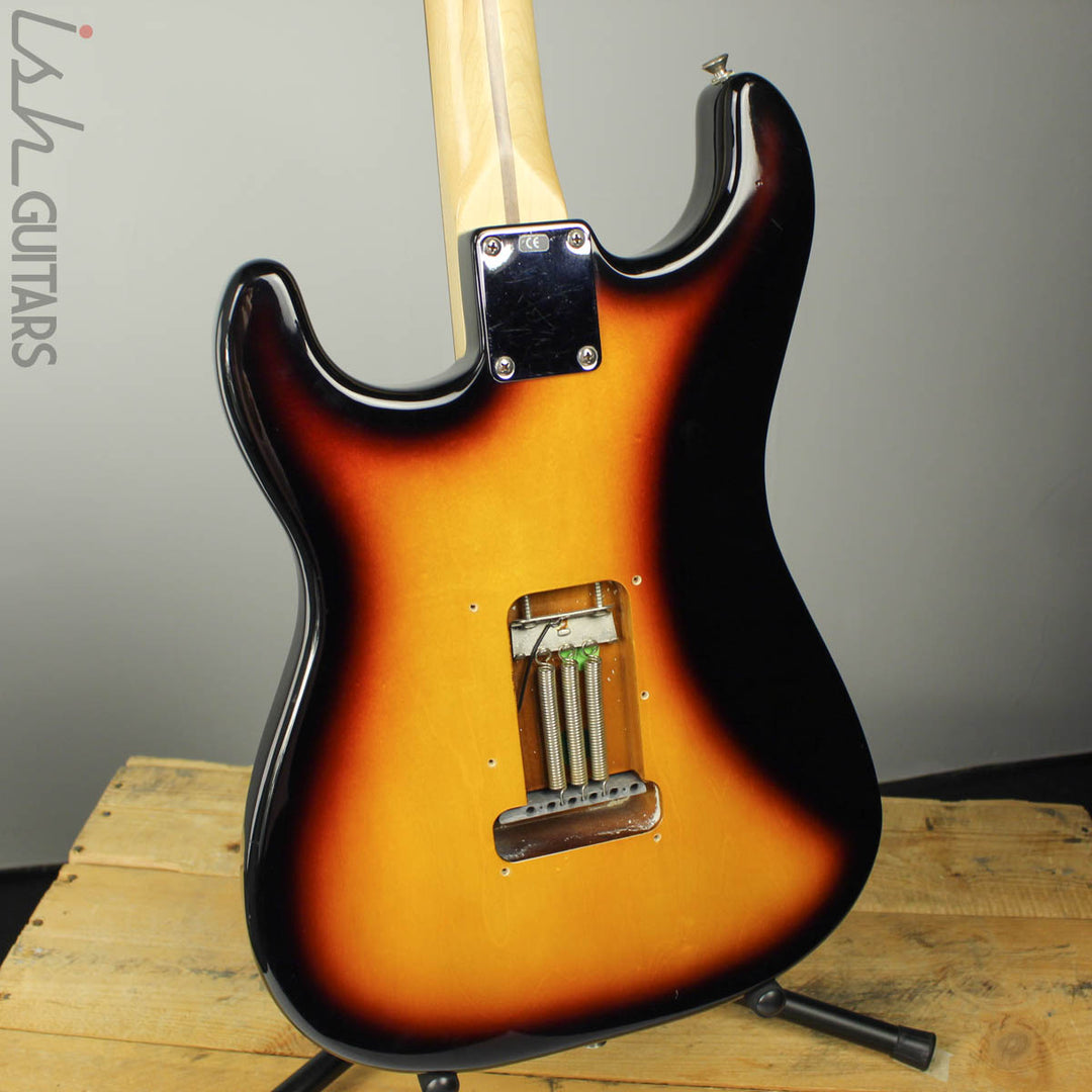2000 Fender MIM Stratocaster Sunburst w/ Gold Anodized Pickguard