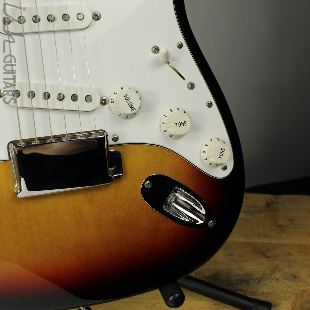 1999 Fender Custom Shop NOS 60’s Style Stratocaster Three Tone Sunburst