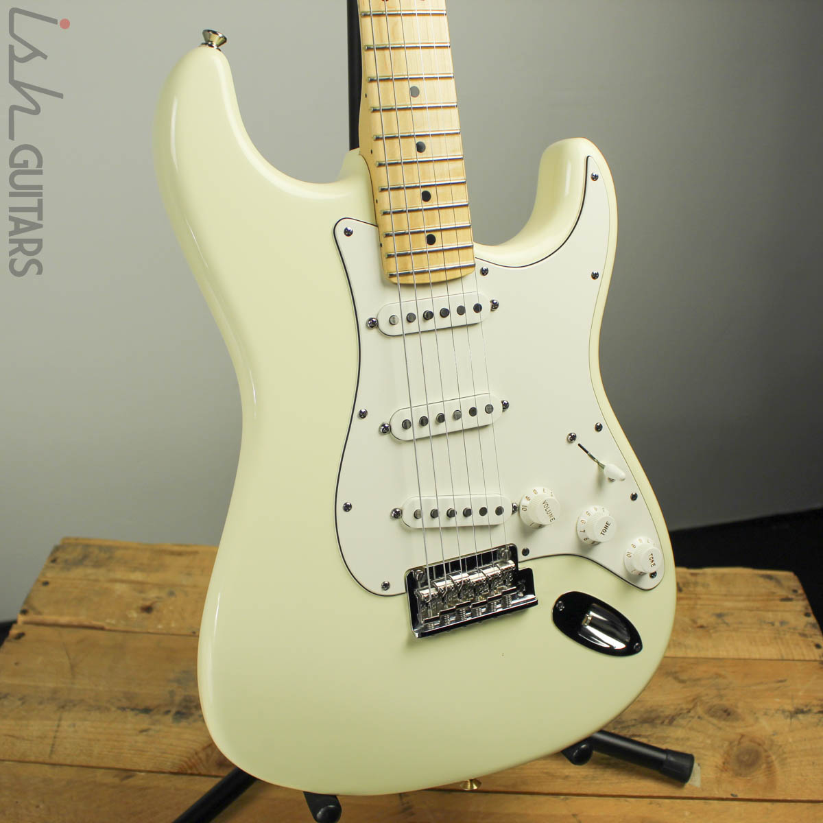 2011 Fender Stratocaster American Standard – Ish Guitars
