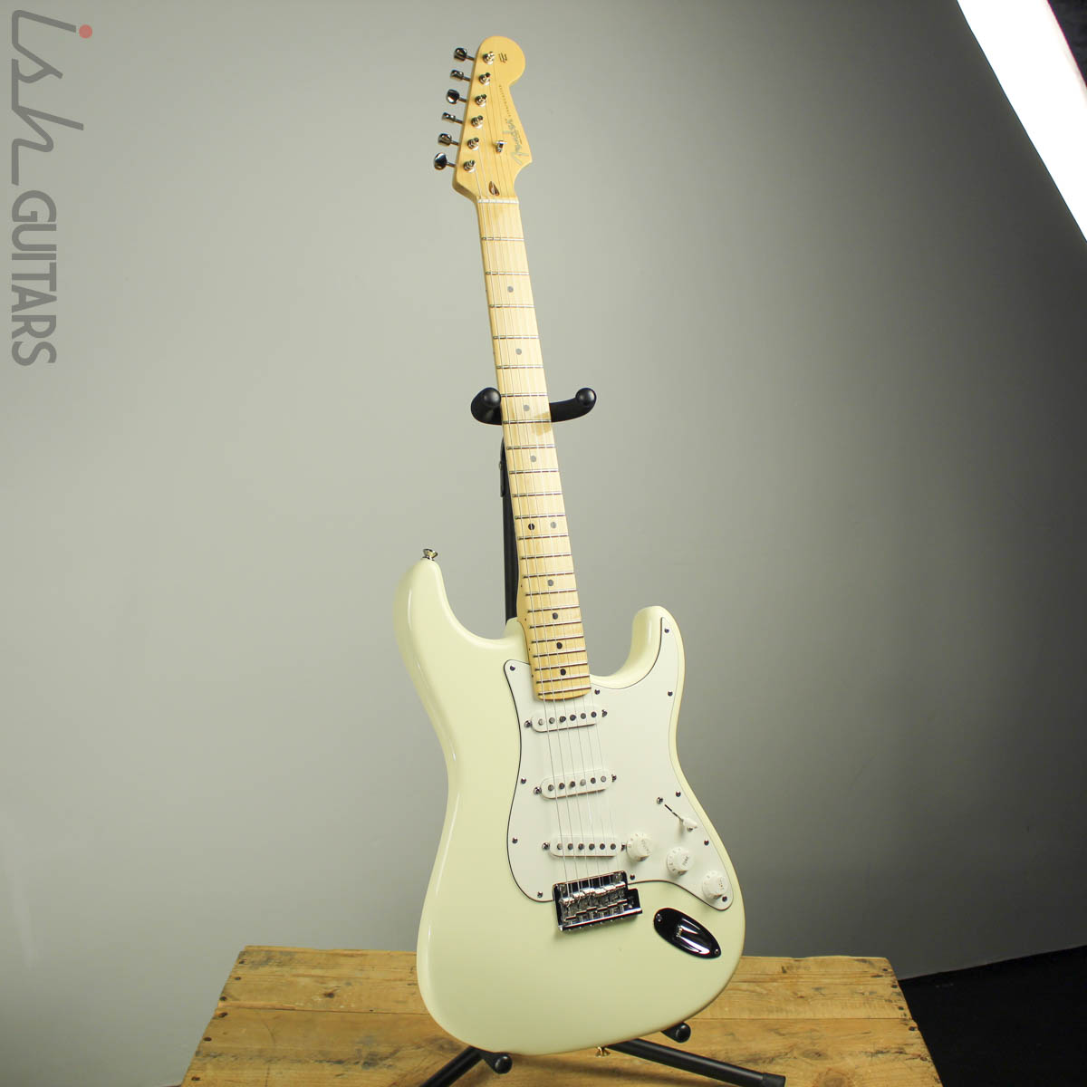2011 Fender Stratocaster American Standard – Ish Guitars