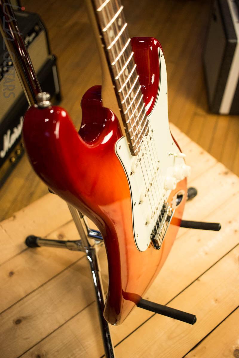 2016 Fender USA Elite Stratocaster Aged Cherry Burst