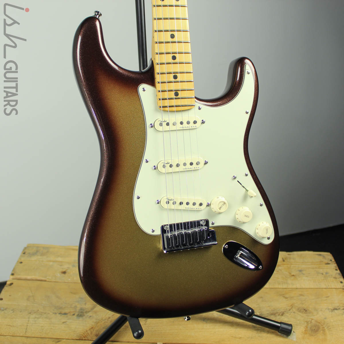 2019 Fender American Ultra Stratocaster Mocha Burst – Ish Guitars