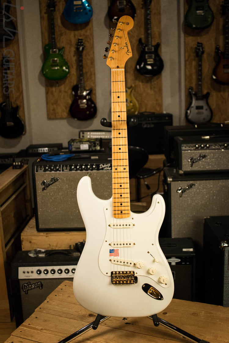 ギター Fender USA vintage Series Stratocaster Fender American Vintage '57 Stratocaster - Black | Sweetwater