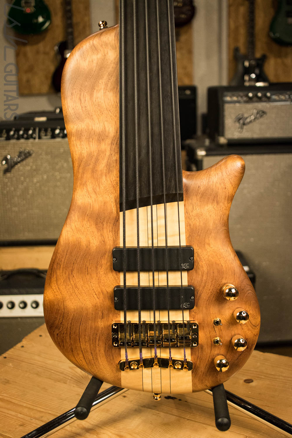 Warwick Singlecut Thumb Bass SC Fretless Broadneck – Ish Guitars