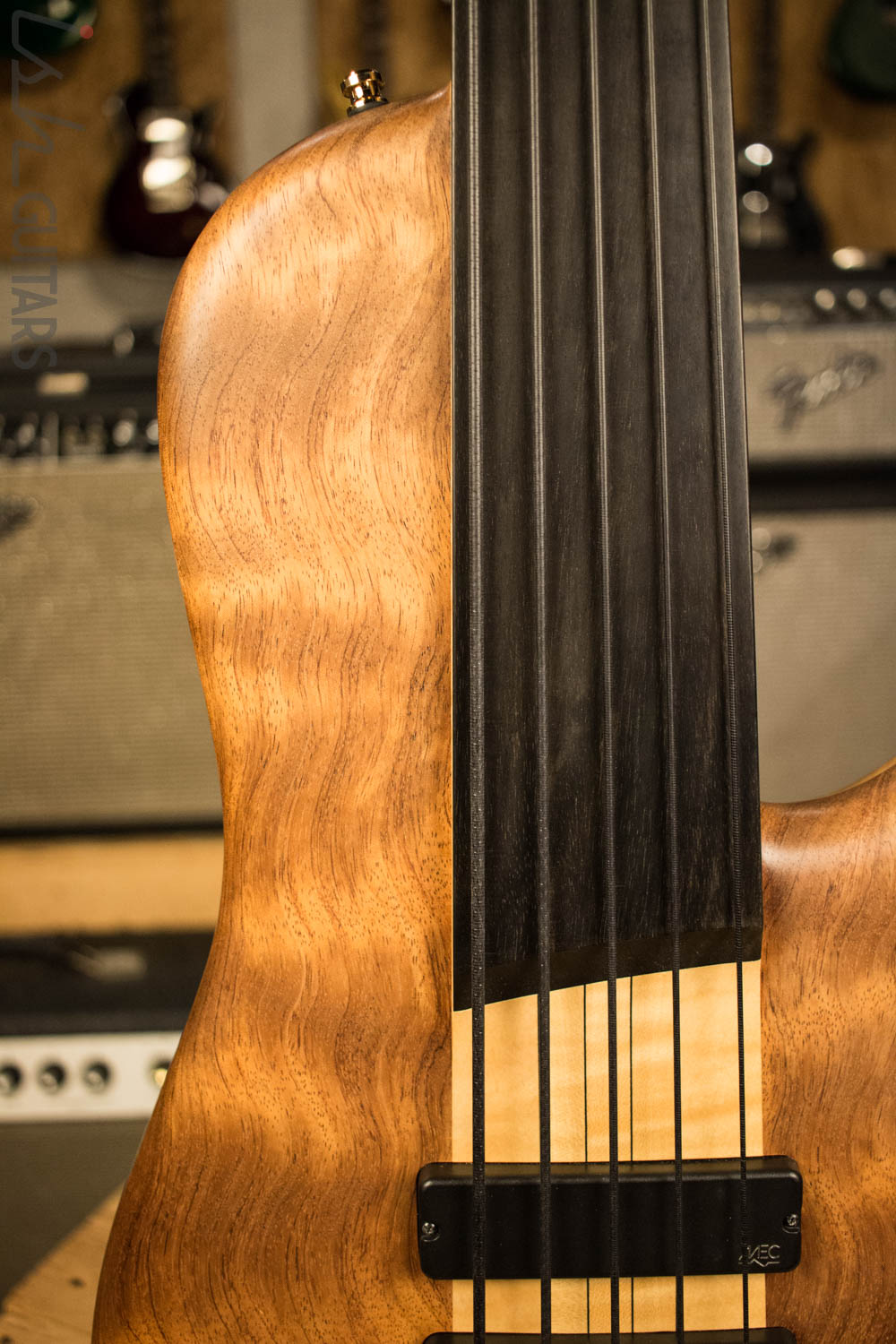 Warwick Singlecut Thumb Bass SC Fretless Broadneck