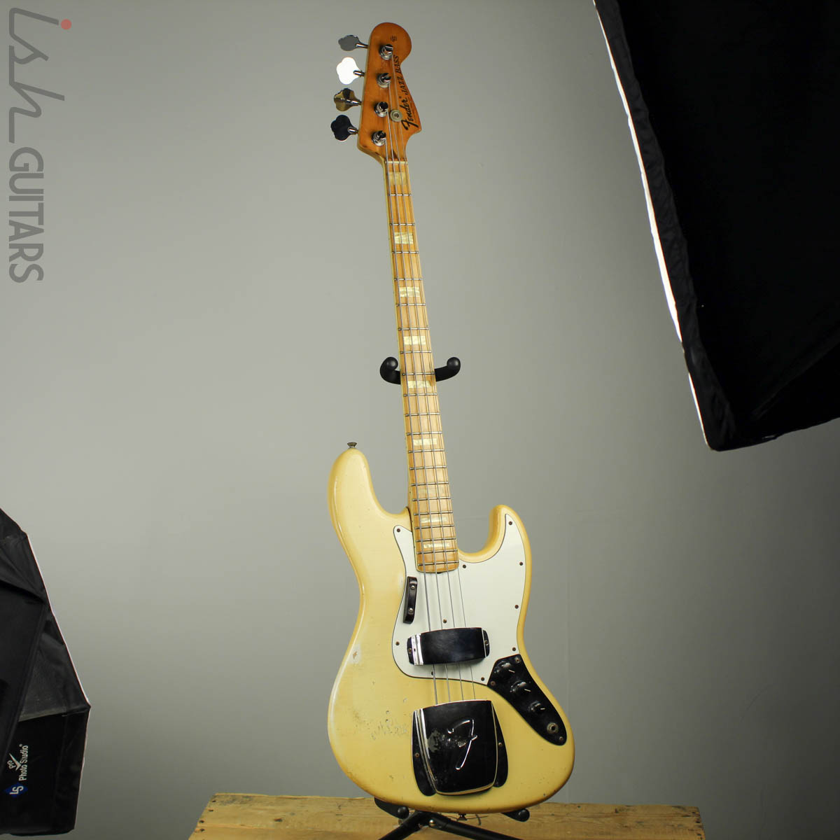 Fender USA JAZZ BASS 1976年製　ヴィンテージ クリーム 1976 Fender Jazz Bass Rare Olympic White – Ish Guitars