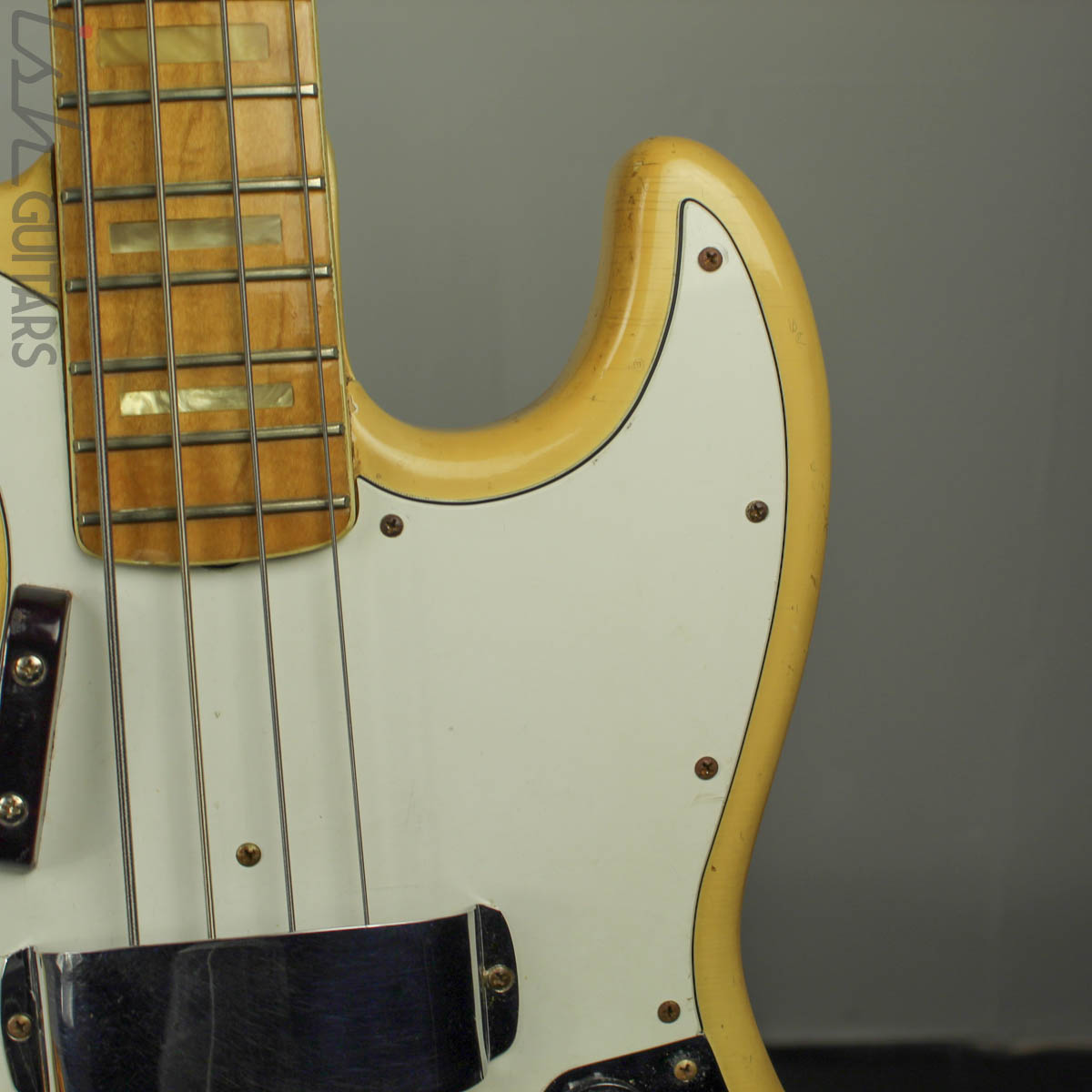 1976 Fender Jazz Bass Rare Olympic White – Ish Guitars