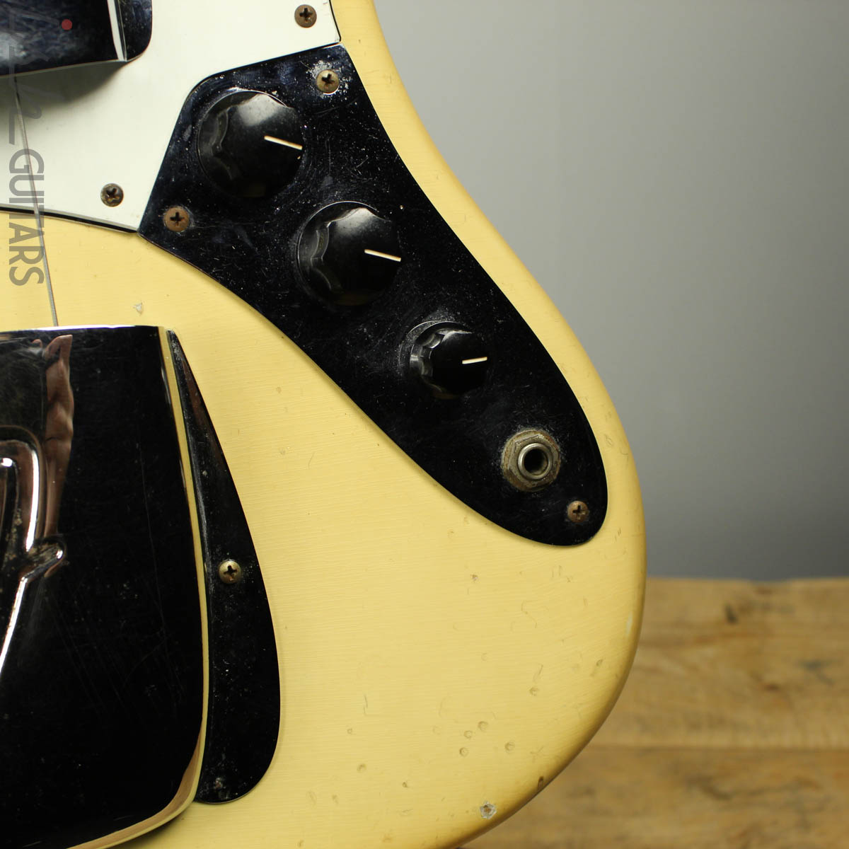 1976 Fender Jazz Bass Rare Olympic White – Ish Guitars