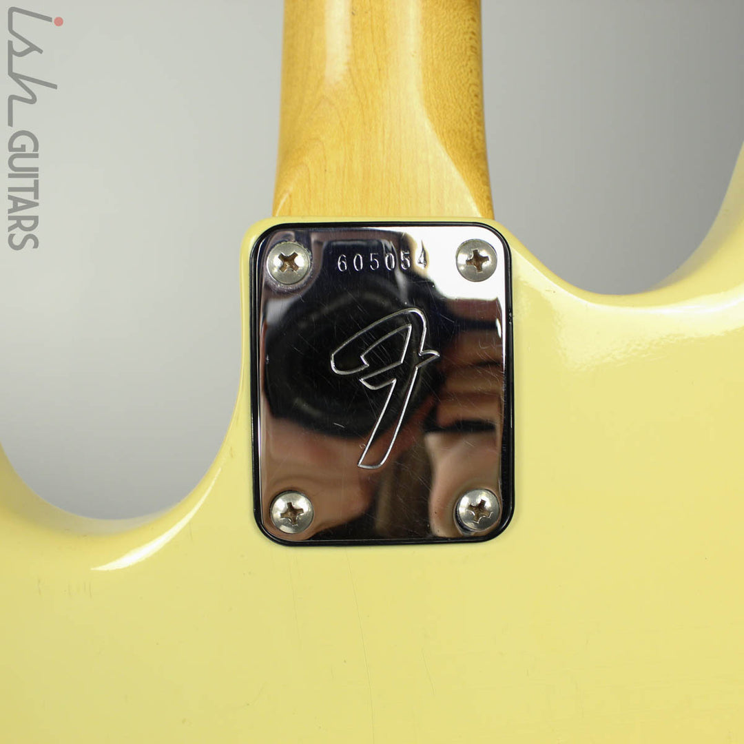 1976 Fender Musicmaster Bass Short Scale Olympic White w/OHSC