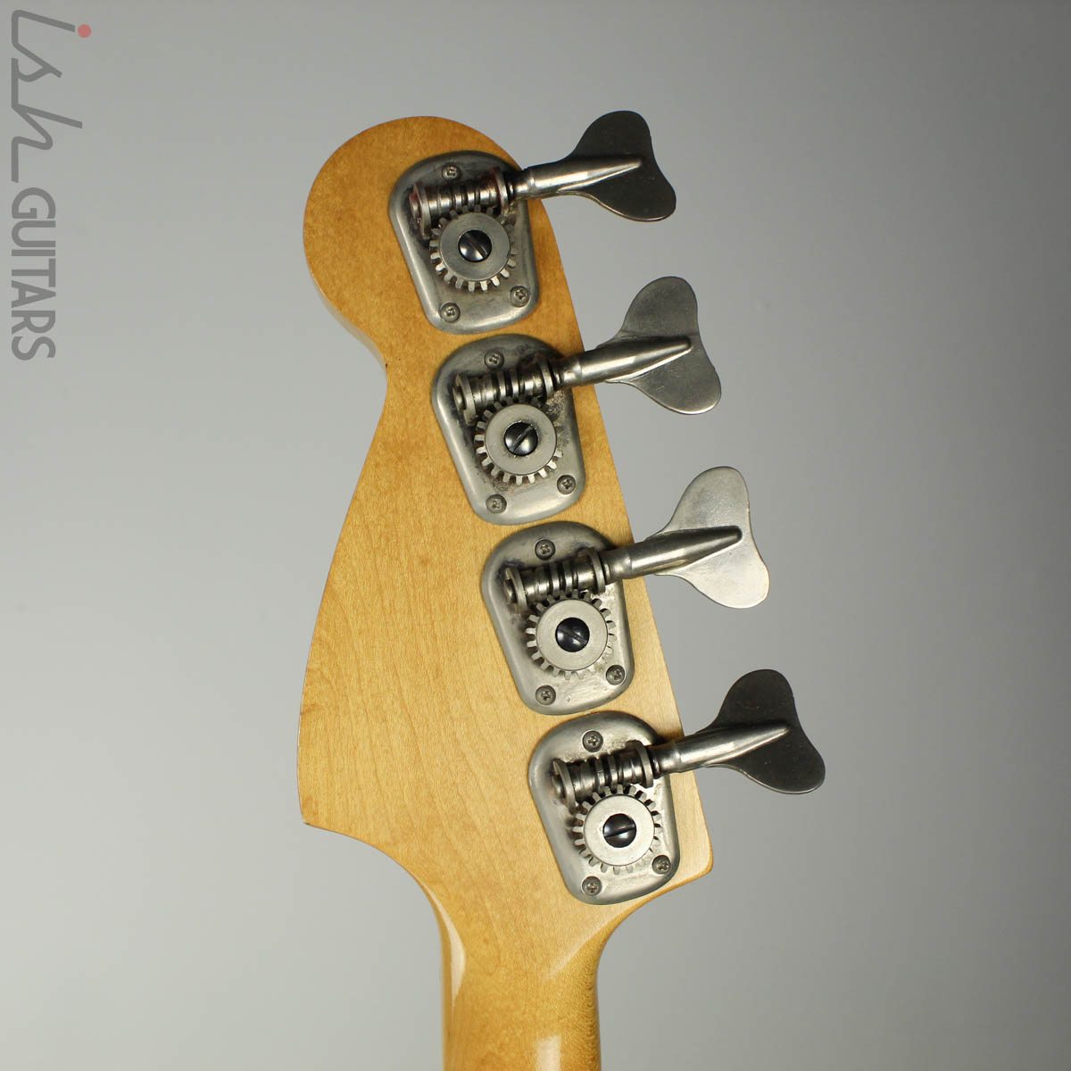 1976 Fender Musicmaster Bass Short Scale Olympic White w/OHSC
