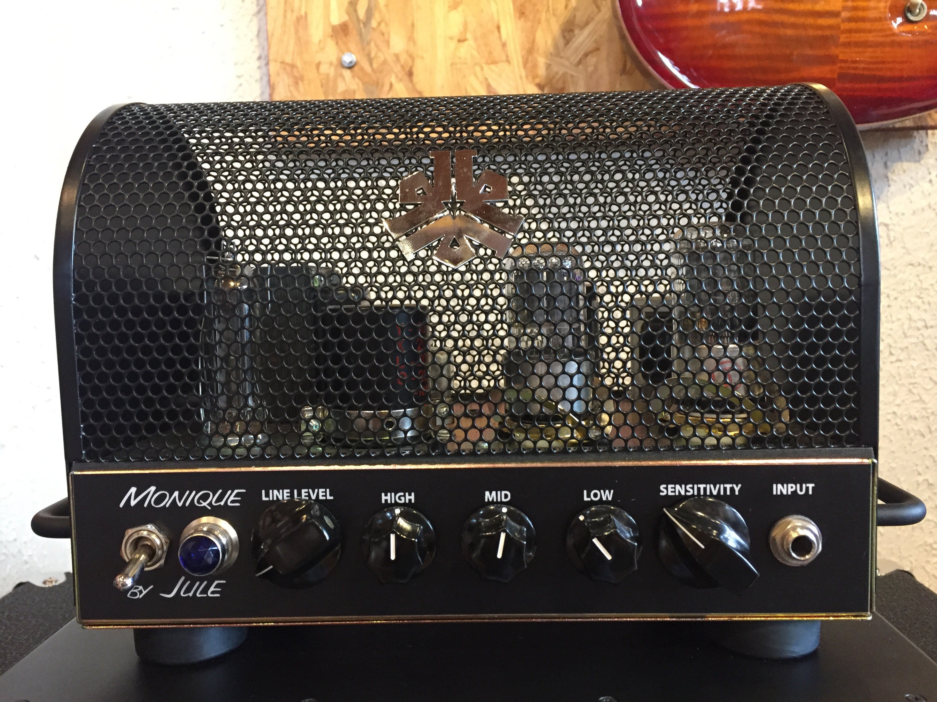 Jule Monique Birdcage Bass Guitar Preamp – Ish Guitars