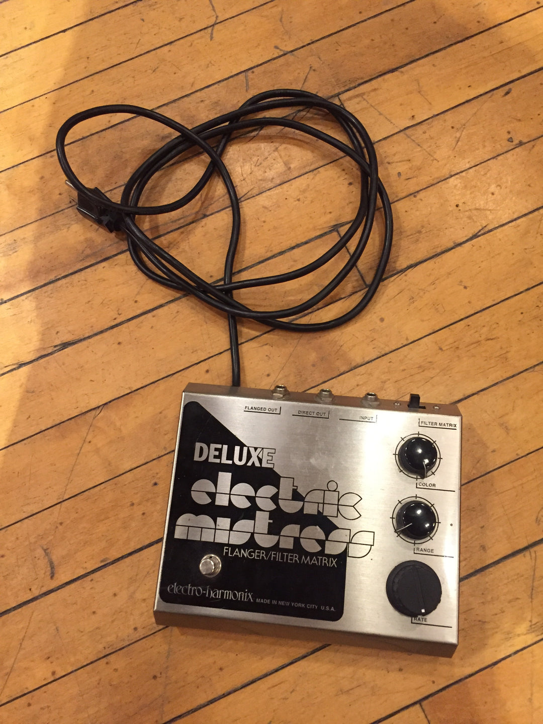 1999 Electro-Harmonix Deluxe Electric Mistress - RARE Misprinted – Ish  Guitars