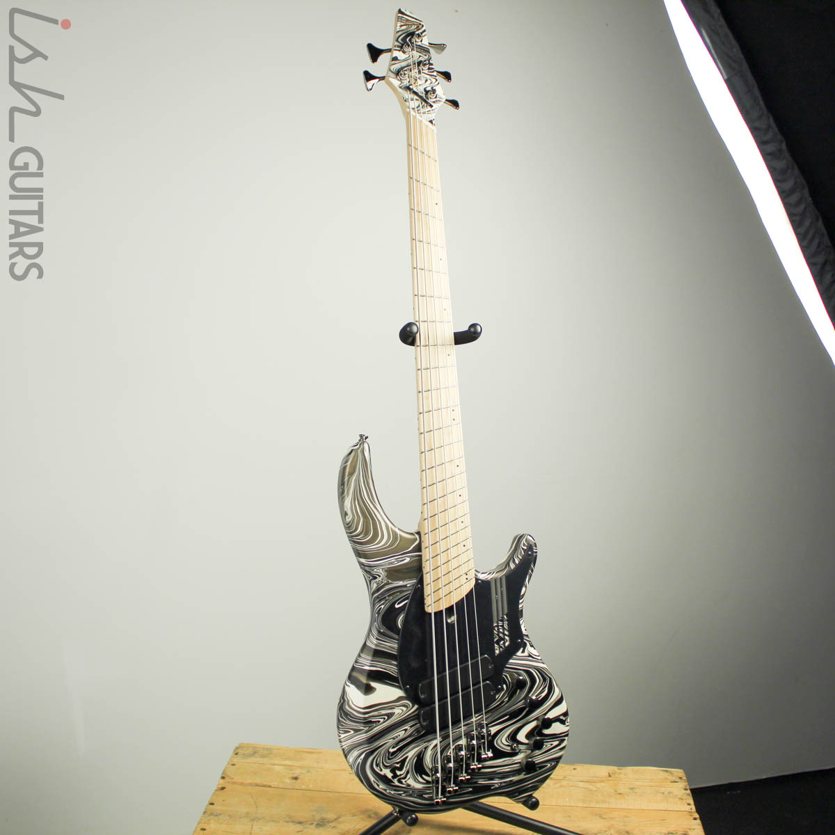 Dingwall NG2 5-String Ducati White Swirl B-STOCK – Ish Guitars