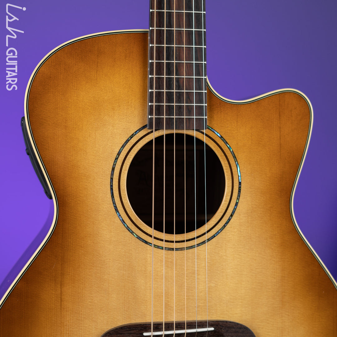 Alvarez Yairi GYM70CESHB Masterworks Grand Auditorium Cutaway Shadowburst